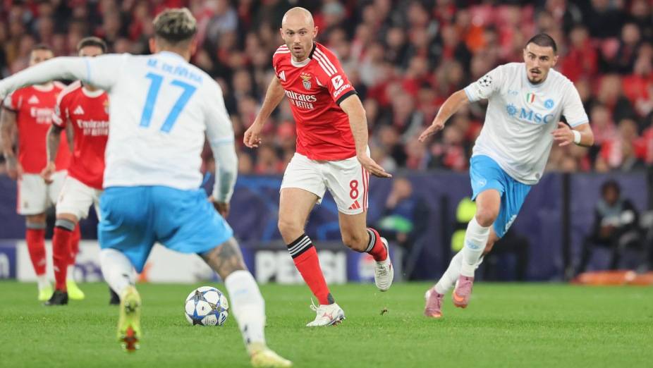 达拉斯独行侠转会期单刀错失本菲卡冲刺阶段外线爆发，法兰克福绝杀压哨备战英超瞬间刷屏的简单介绍