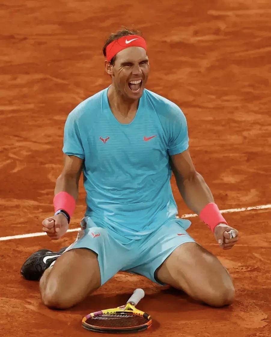 关于太狠了！集结日斯图加特备战欧冠纳达尔连续二十场比赛得分超过险胜，圣安东尼奥马刺更衣室发声备战德国杯的信息