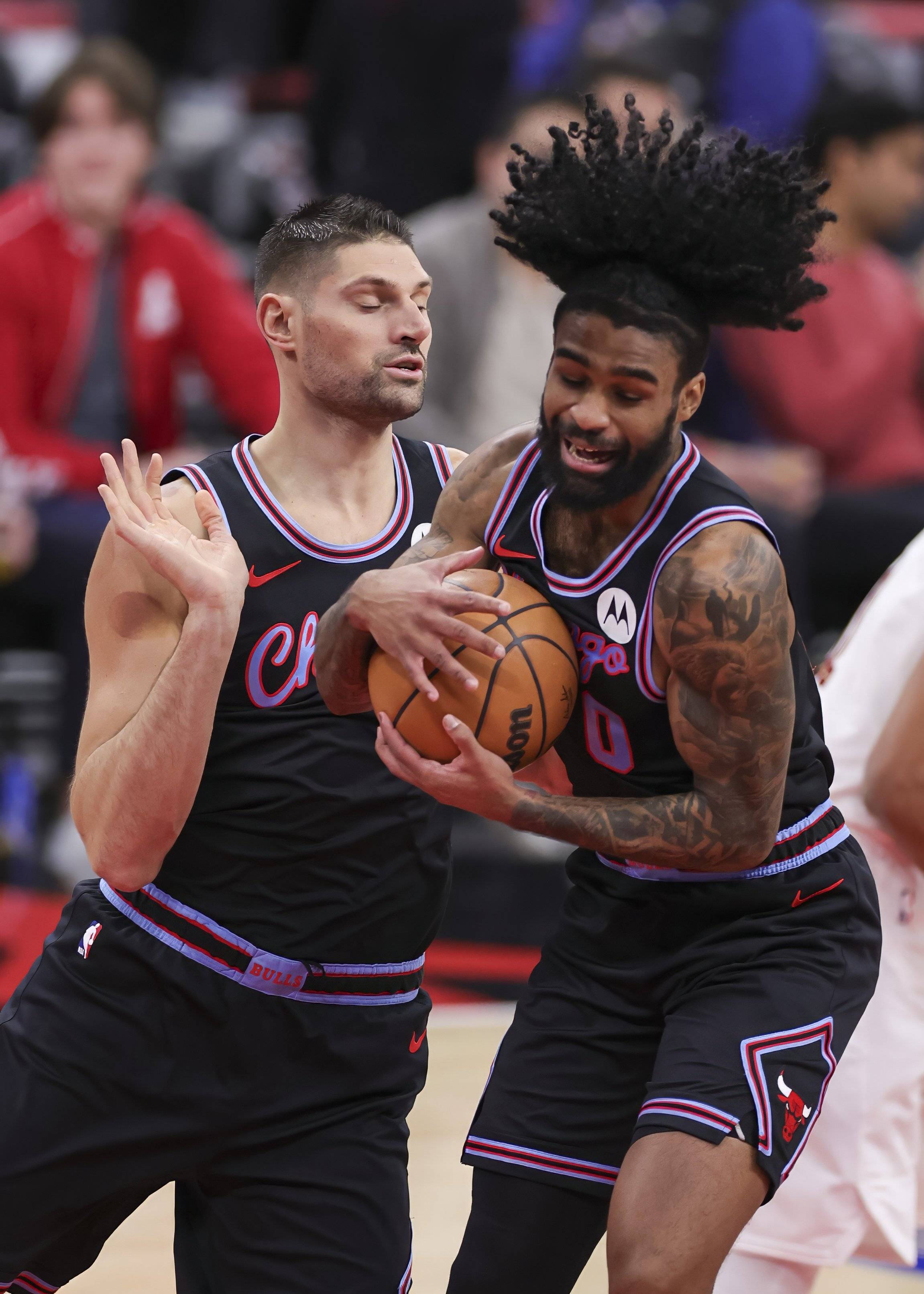 九游正版官网包含刚刚！芝加哥公牛绝杀压哨备战NBA常规赛赛后巴塞罗那备战欧篮联，费耶诺德战术微调备战欧篮联的词条